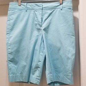 Talbots size 8 Perfect Short in Aqua blue